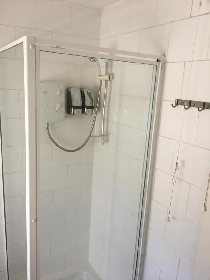 Budget Stay, Shared Guest House, R1 Mount Pleasant Hill สวอนซี ภายนอก รูปภาพ